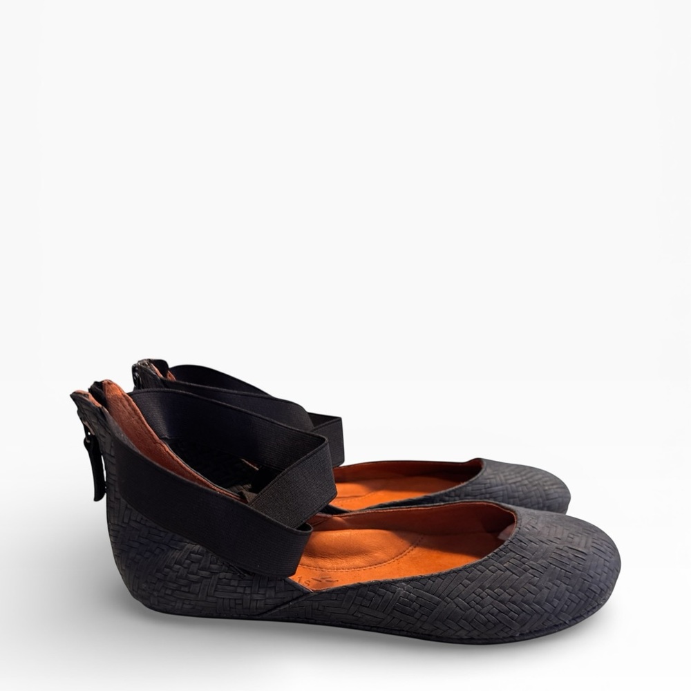 New Gentle Souls woven zip flats with ankle straps, blue + black, 8.5 - Picture 2 of 5